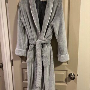Oscar de la Renta Women's M Pale Gray Plush Long Robe 45" Long Sleeve Self Tie